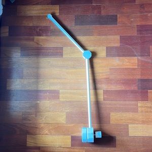 Nestig Mobile Arm in White